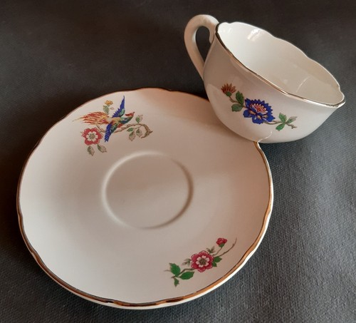 Lot 359 tasse en - 359,