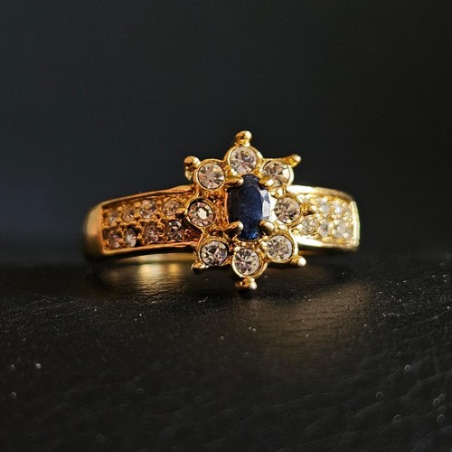Belle bague marguerite gemme