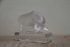 Taureau Maison Lalique presse-papier en cristal pressé signé