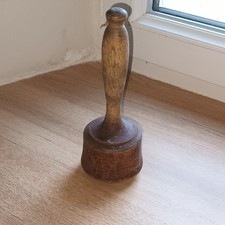 Ancien pilon en bois