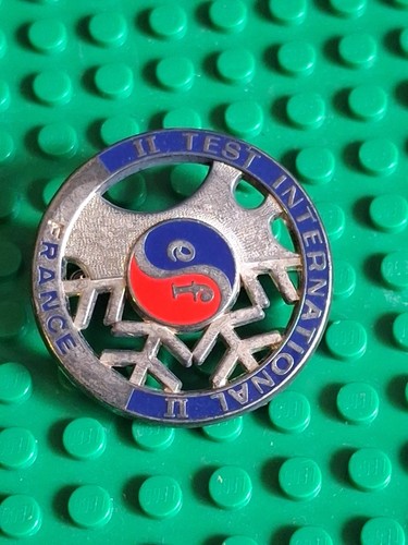 Insigne broche esf école - insigne,