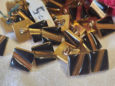 Lot 8 boutons vintage en métal doré noir  carré à pied 1 cm ref 0024