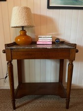 Table toilette provinciale