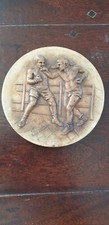 MEDAILLON SUR LA BOXE ANCIEN