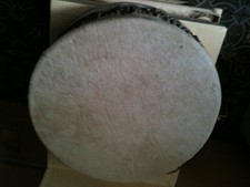 ancien tambour en peau