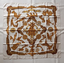 Hermès Authentique et superbe carré en soie « Les Parures du Vent »