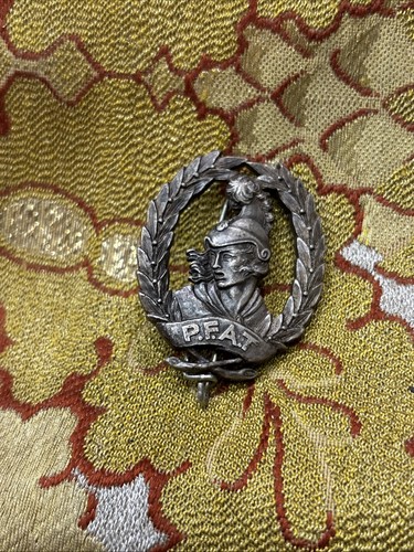 Ancien insigne pucelle - ancien,