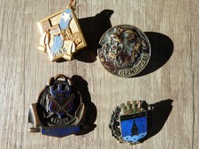 Lot 4 Insignes - dont Marine : Oise, Verdun, et PA Clemenceau et un à identifier