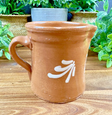 Pichet en terre cuite