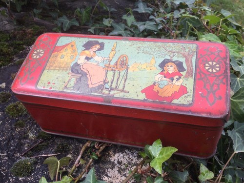 Ancienne boite biscuits - a,