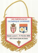 PETIT FANION 10*9 CM OLYMPIQUE LYONNAIS Vs AS.MONACO COUPE DE FRANCE 2004