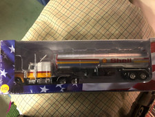 CAMION CITERNE AMERICAIN  - 1/43  EMBALLAGE ORIGINE - NEUF