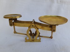Ancienne petite BALANCE à plateaux, en laiton ou cuivre - Poids, Mesure, Weight