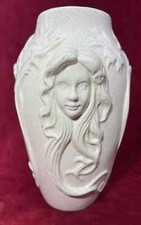 WOMEN VASE SCULPTURE FEMME