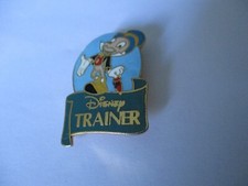 PIN S  DISNEY CAST MEMBER