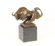 Sculpture d'un Taureau en