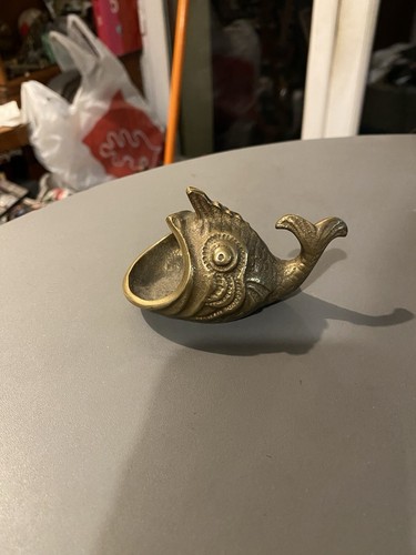 Ancien cendrier poisson - ancien, en