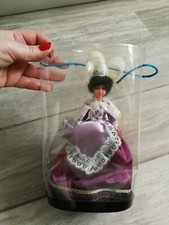 Poupée folklorique régionale