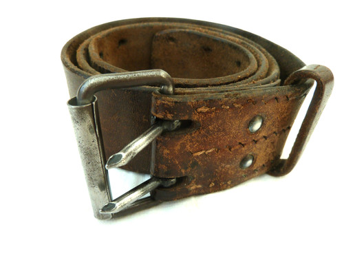 Ceinturon cuir riveté 105cm