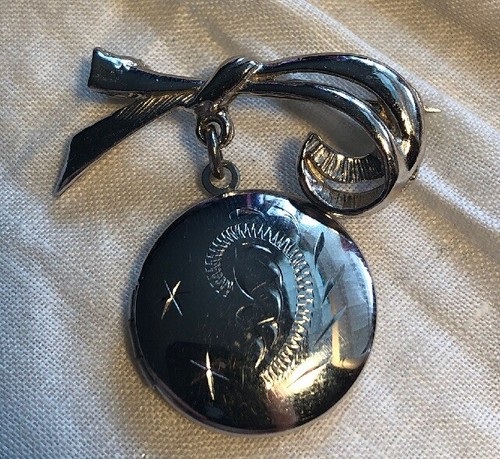 Silver tone picture locket - silver,