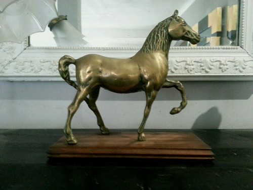 Elégante sculpture cheval - sculpture.,