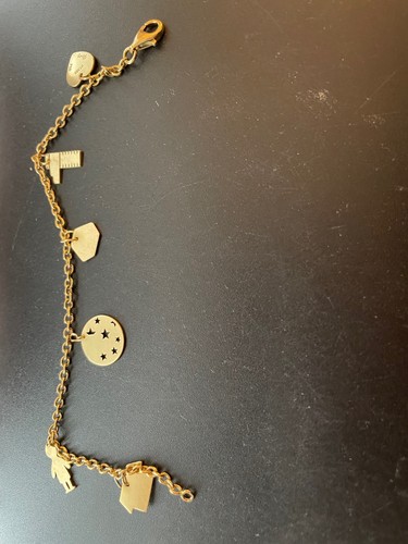 Solid carat gold charm - 18,