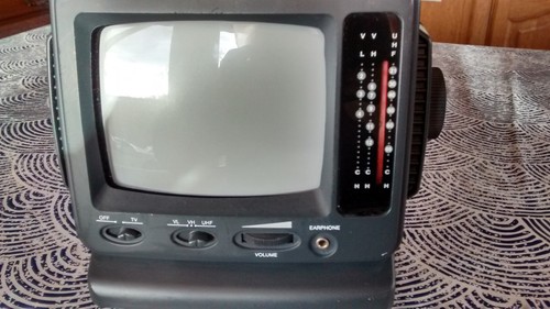 Ancienne mini téléviseur - ancienne,
