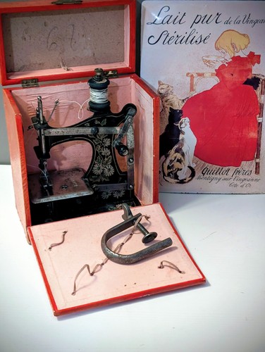 Machine coudre enfantine - à,