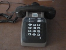 TELEPHONE SOCOTEL S 63  BRUN A  CLAVIER   SANS PRISE