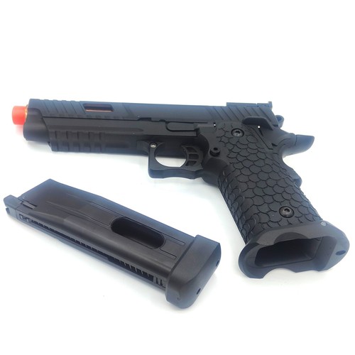 Kli 1911 capa - 1911, “baba