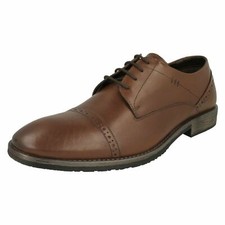 Chaussures En Cuir À Lacets