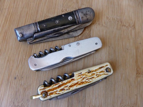 Lot anciens couteaux pliants