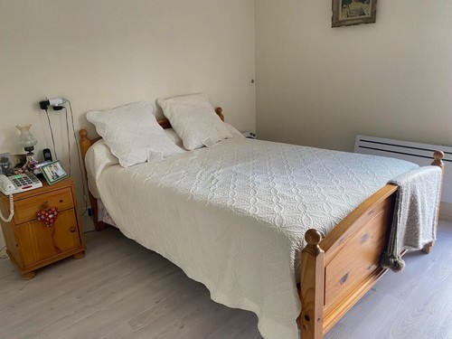 Chambre lit commode - et, table