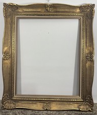 Cadre ancien en bois 12F doré