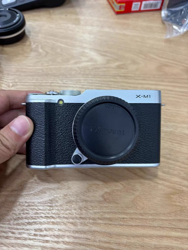Near mint fujifilm fuji - mint, x-m1