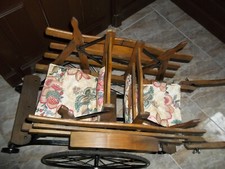 Ancienne poussette double à bras, en bois et fer, réversible en face à face 