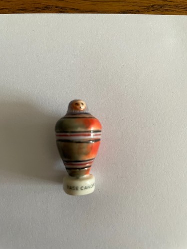 Fève vase canope - -,
