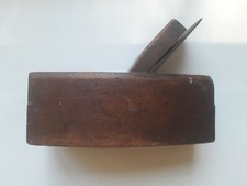 Ancien rabot à main en bois