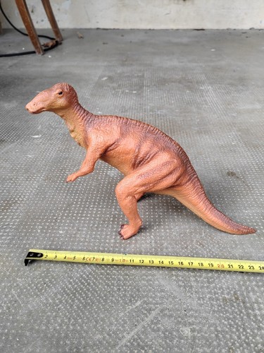 Edmontosaurus 1997 schleich - edmontosaurus,