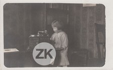 LA PETITE FILLE AU PHONOGRAPHE Musique Enfant Etrange Fantôme Photo 1930s