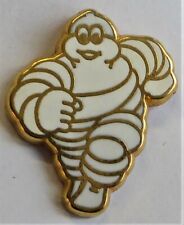 Pin's Michelin , Bibendum Michelin   " B "   . . . 