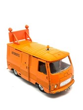 Dinky Fourgon Peugeot J7