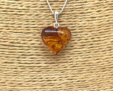 PENDENTIF AMBRE COEUR cadeau