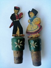 ANCIENS BOUCHONS ALSACIENS FORMANT UN COUPLE EN BOIS ET LIÈGE 