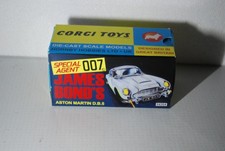 CORGI TOYS SPECIAL AGENT 007 JAMES BOND ASTON MARTIN D.B.5. REF 04204
