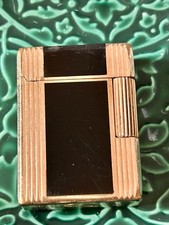 Vintage BRIQUET  * ST DUPONT - en laque noire et plaqué or  Rose  - petit modéle