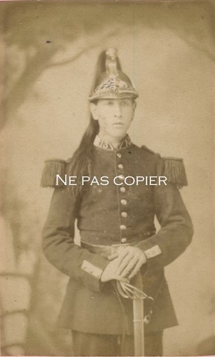 Jeune homme militaire vers - militaire,
