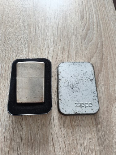 Zippo chrome vintage juin - , 2000