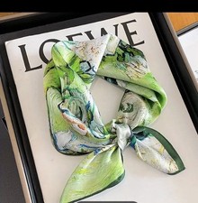 NEUF RARE FOULARD CARRE