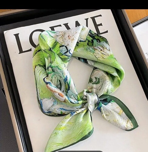 Neuf rare foulard carre - neuf,